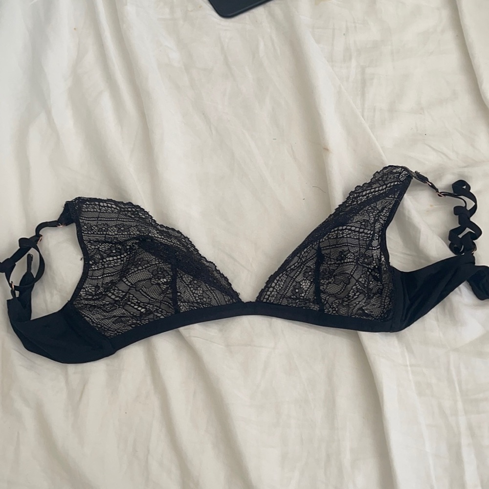 Lace bra from aritzia